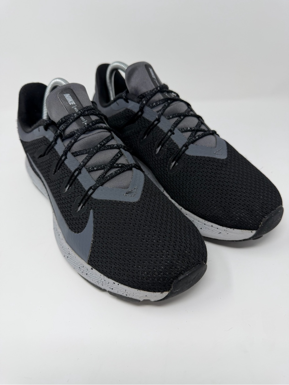 Nike Men’s Black and Gray Performance Running Sneakers Sz.8